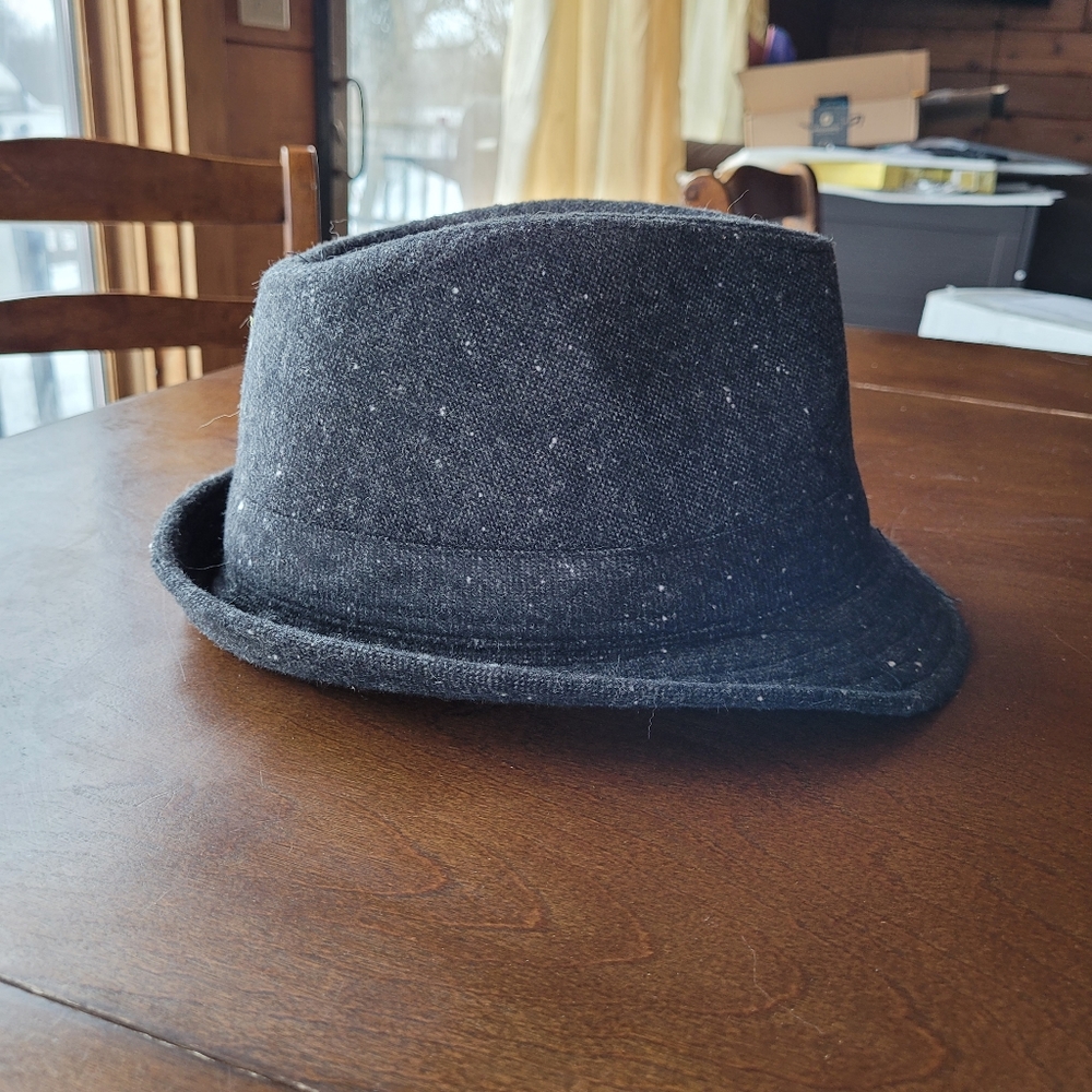 🎄SOLD🎄Manhattan Fedora Hat - Picture 3 of 8